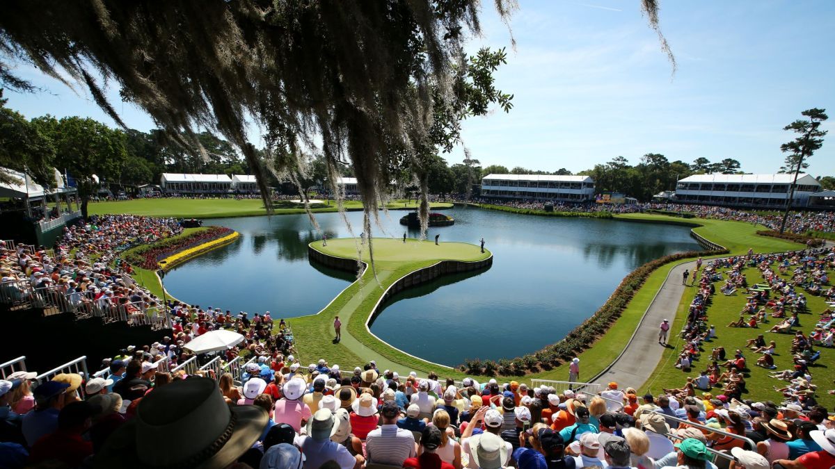 8-of-the-most-famously-iconic-holes-in-golf